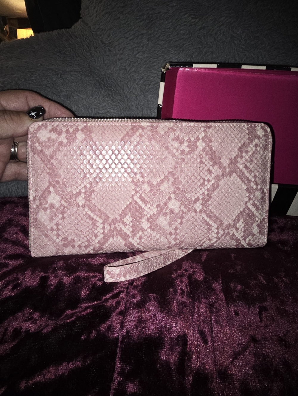 NWOT Betsey Johnson Pink Snake Print Wristlet - Picture 3 of 8